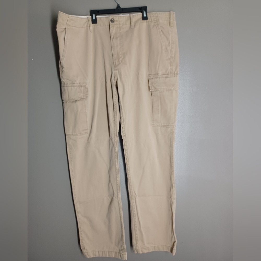 Eddie Bauer Mens Classic Fit cargo pants T42x34